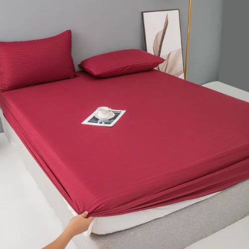 Variance Size 3 Piece Set, Bedsheet with 2 Pillow Cases, Berry Red Color - BusDeals